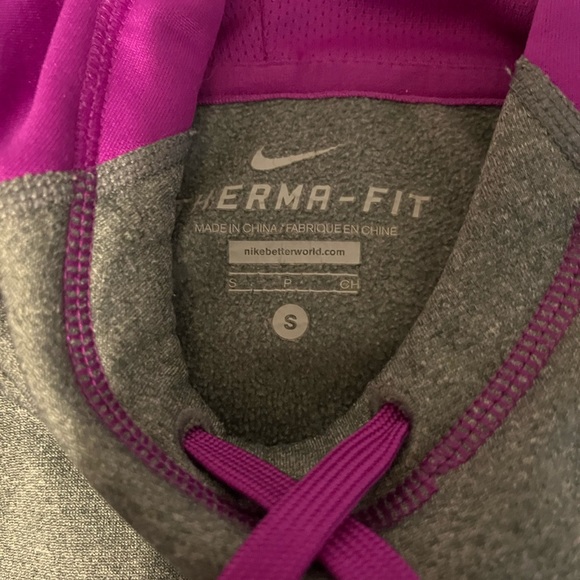 EUC CUTE WOMENS ONE OF A MOMS NIKE DRI FIT SIZE SMALL - Picture 3 of 6